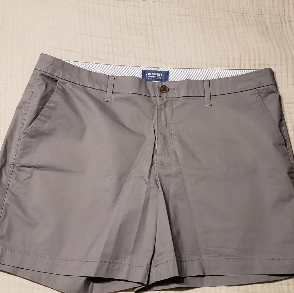 Brand new womens gray Old Navy shorts